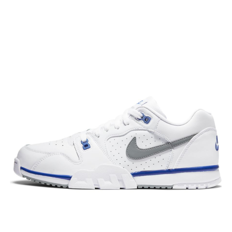 white nike cross trainer