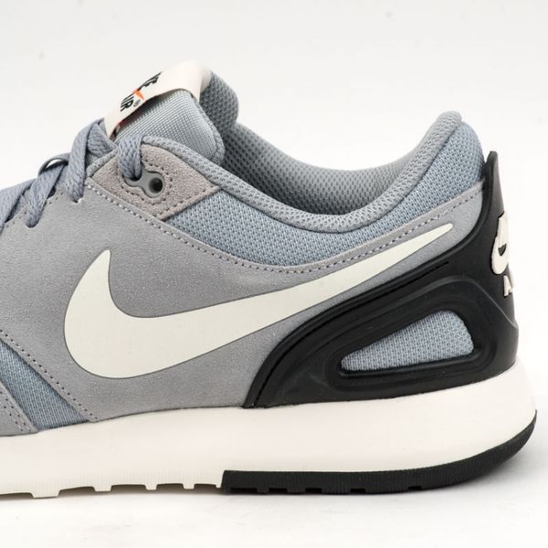 Кроссовки NIKE 866069-002 купить в Москве за 3120.00.