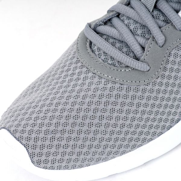Кроссовки женские Nike Wmns Tanjun 812655-010 (wolf grey-white)