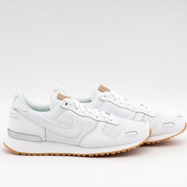Кроссовки NIKE 903896-101 купить в Москве за 3990.00.
