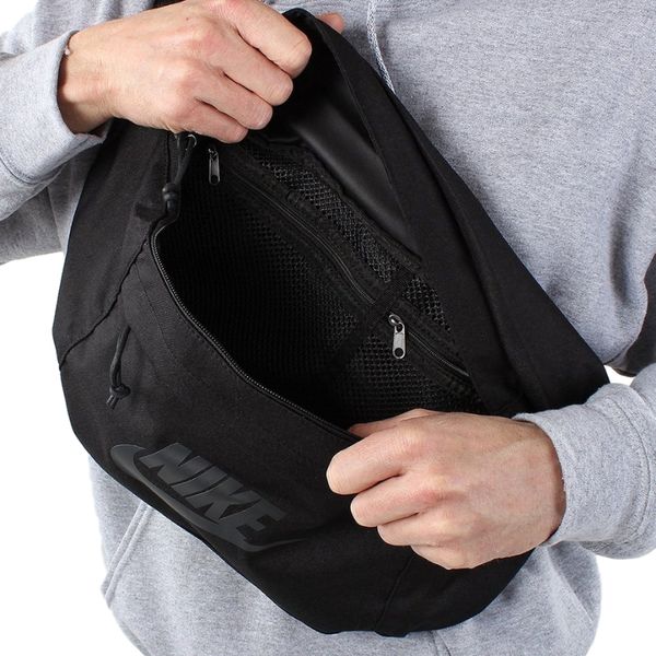 Nike hip tech pack clearance