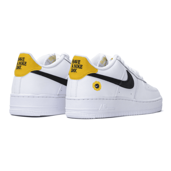 Кроссовки Nike Air Force 1 `07 Lv8 2 DM0118-100 (white-gold-black)
