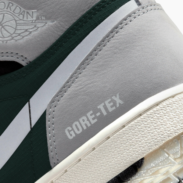 Кроссовки Jordan Air Jordan 1 Element Gore-Tex DB2889-001 (black-chile red-particle grey)