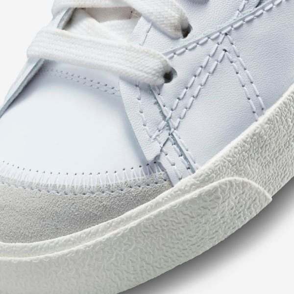 Кроссовки Nike Blazer Low '77 Jumbo DQ8768-100 (white-old royal-light bone)