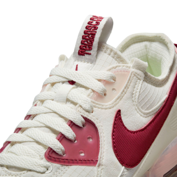 Кроссовки Женские Nike Air Max 90 Terrascape DC9450-100 (summit white-pomegranate)